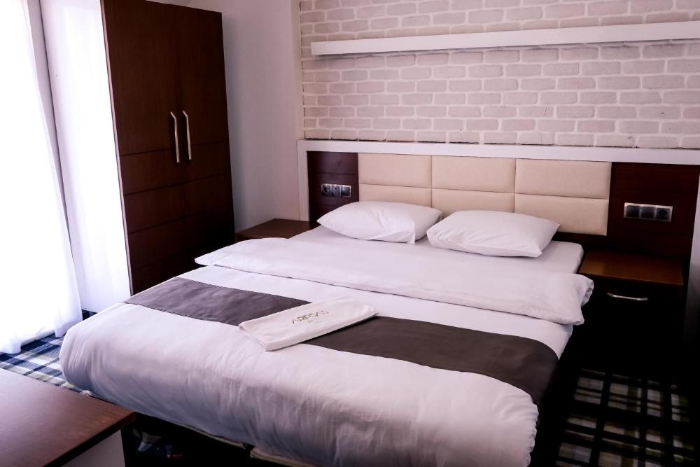Room image 3